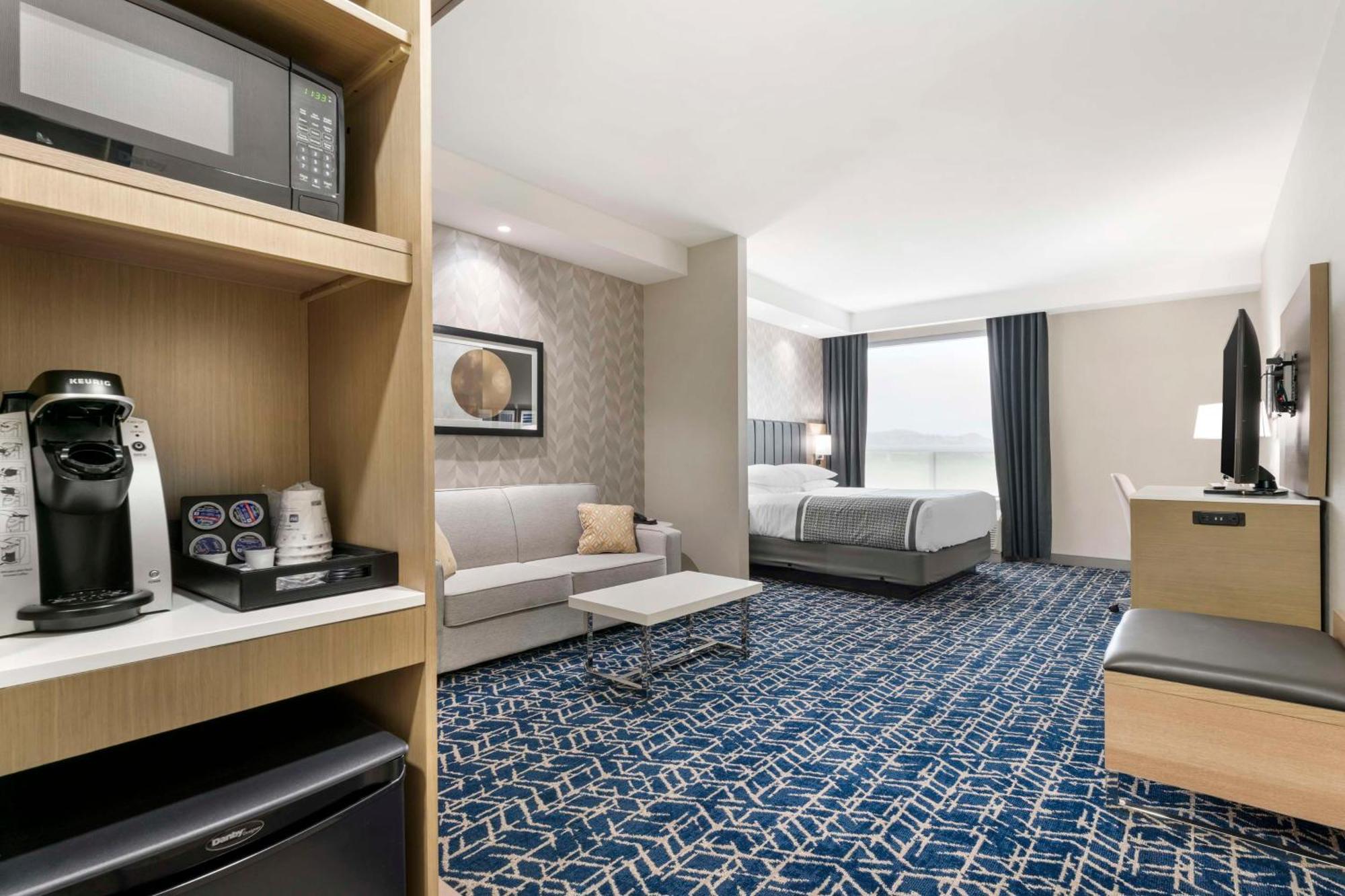 Best Western Premier Route 97 バーノン エクステリア 写真